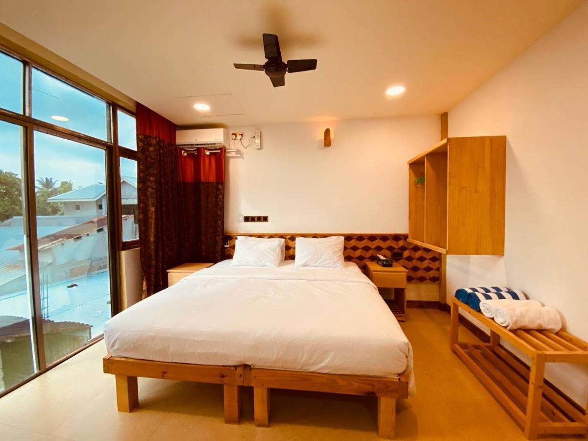Rindali - The Speedboat From Male To The Hotel Departs At 1130 Every Monday Thursday And Saturday And From The Hotel To Male At 0630 And Five Domestic Flights Are Available Every Day Olhuveli  Exterior foto