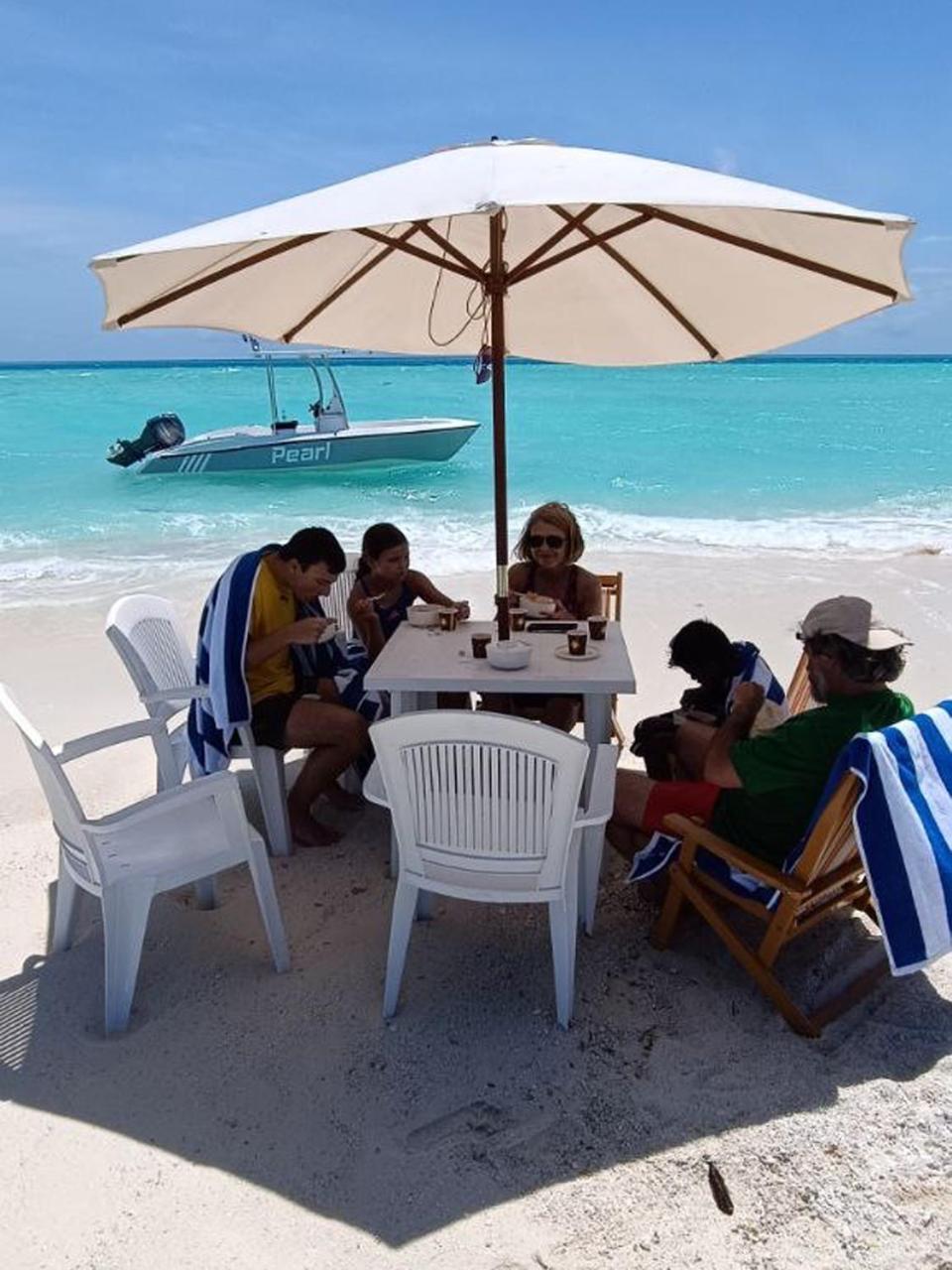 Rindali - The Speedboat From Male To The Hotel Departs At 1130 Every Monday Thursday And Saturday And From The Hotel To Male At 0630 And Five Domestic Flights Are Available Every Day Olhuveli  Exterior foto